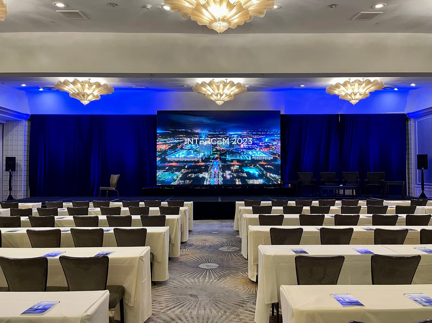 LED Video Walls: The Modern Display Solution - Visual i Solutions